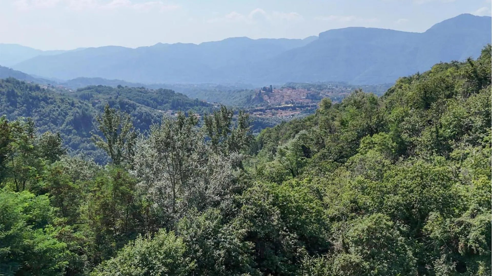 Cozy Home In Barga With Wifi Holiday home