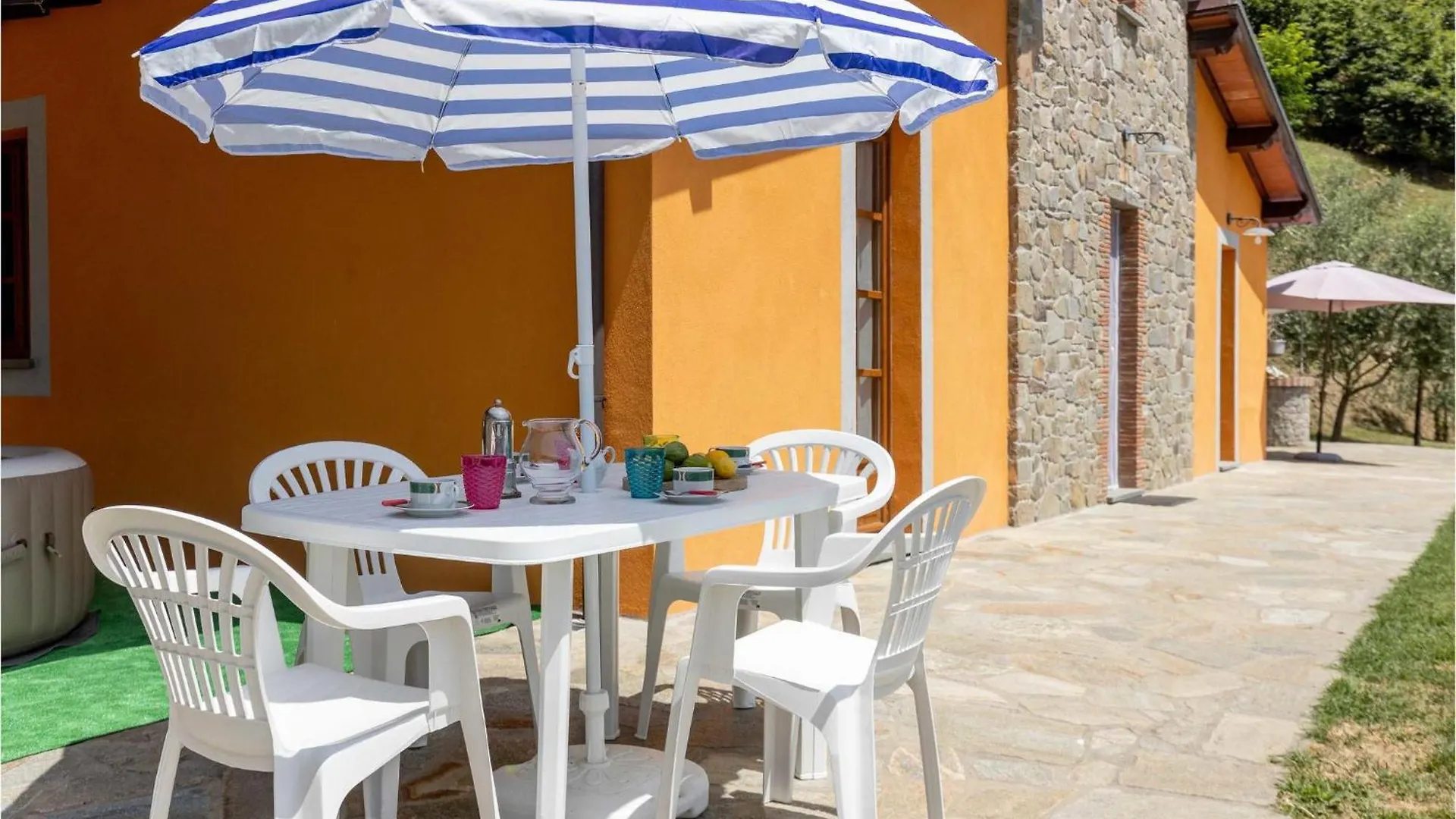 Cozy Home In Barga With Wifi 0*,  Włochy
